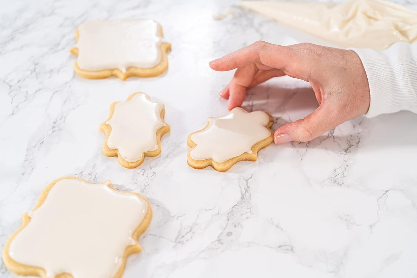 Bakerpan Royal Icing Mix for Decorating Cookies and Cakes - 16 Ounces (1 lb)