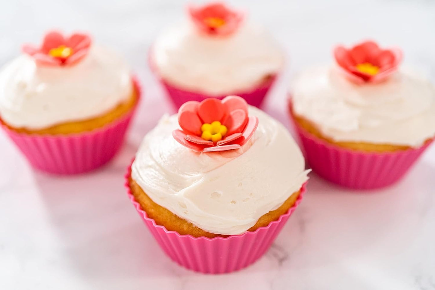 Bakerpan White Gum Paste for Cake Decorating, Vanilla Flavor, 4.4 Ounces