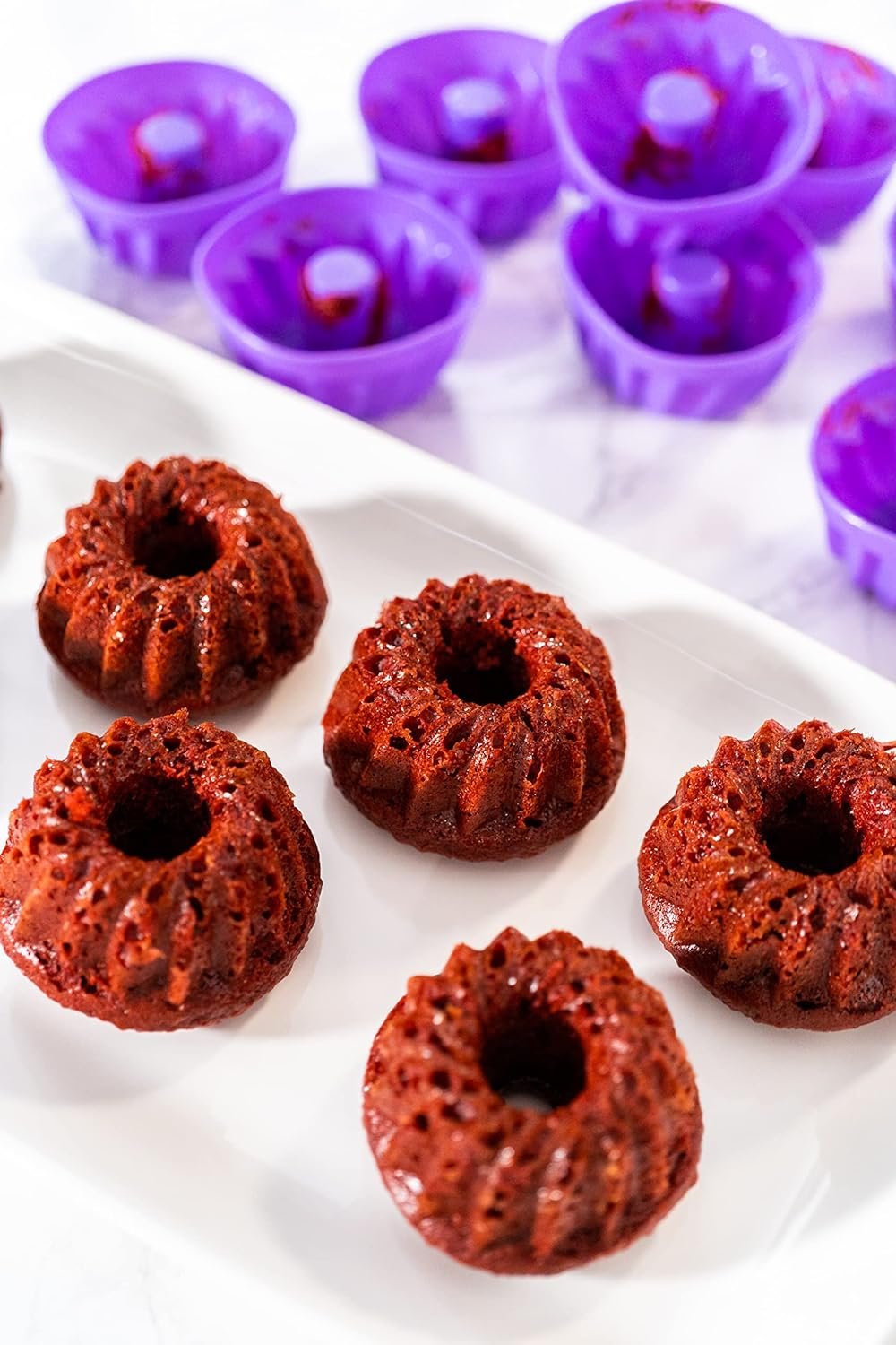 Bakerpan Silicone Mini Fluted Mold, Jello and Mini Cake Mold - 3 Inch