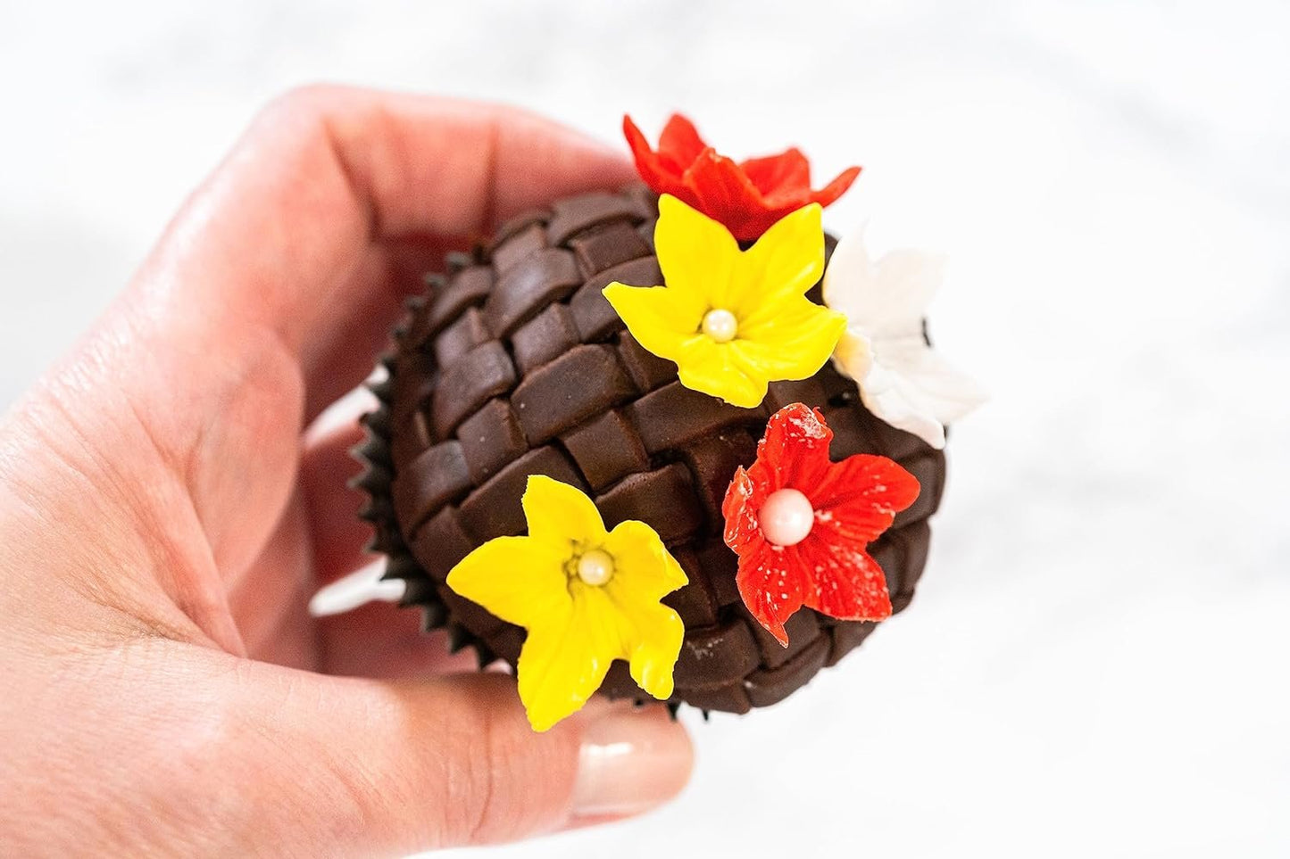 Bakerpan Premium Rolled Brown Fondant for Cake Decorating, Chocolate Flavor